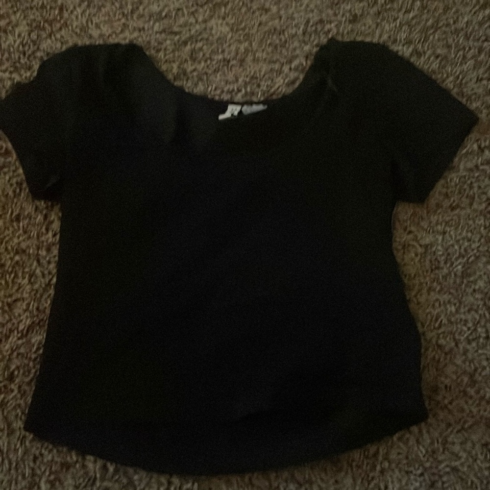 black crop top